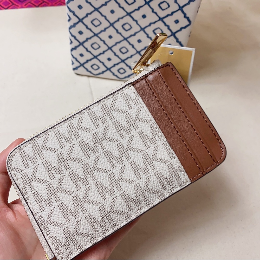 Michael Kors Jet Set Card Case in Vanilla - Picture 2 of 7